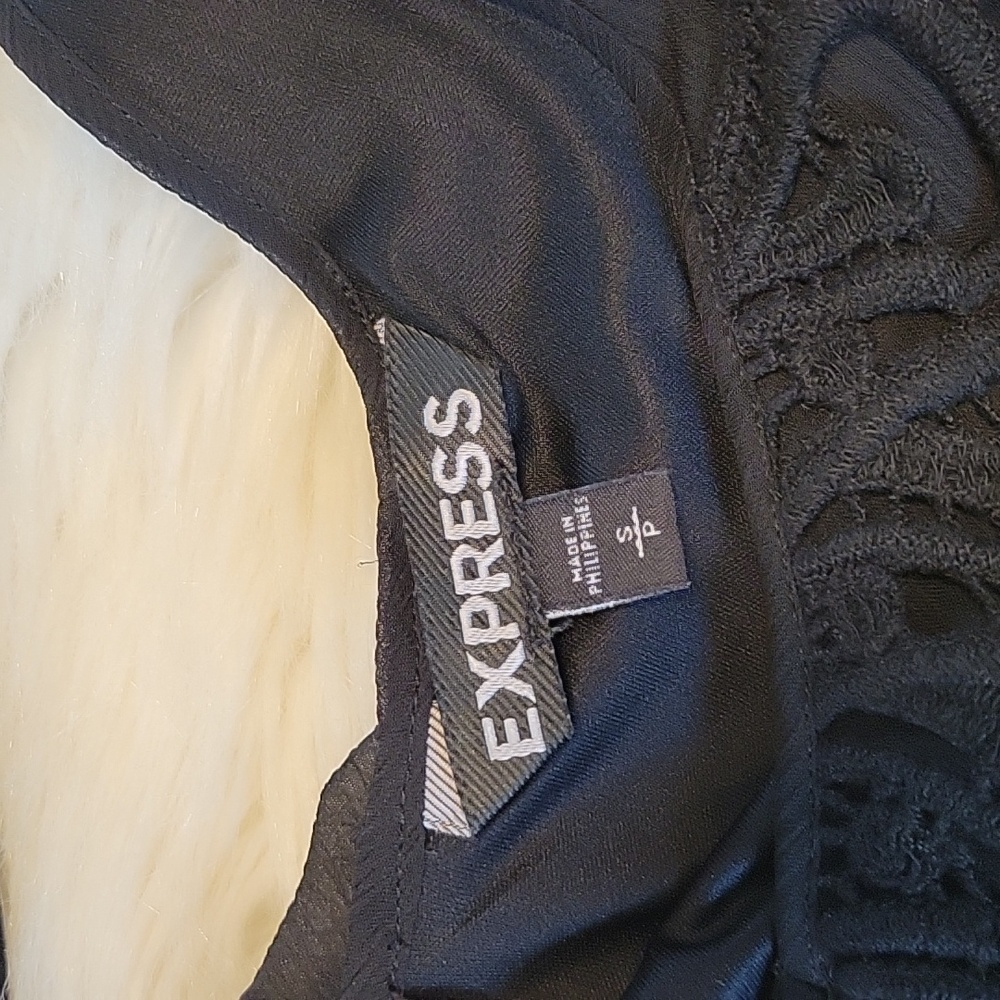 Express LBD - Picture 4 of 9